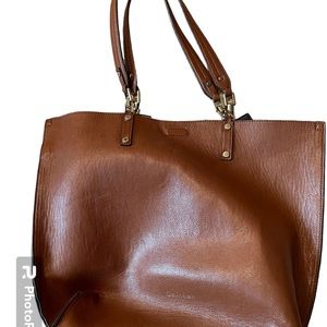 Reversible hand bag.